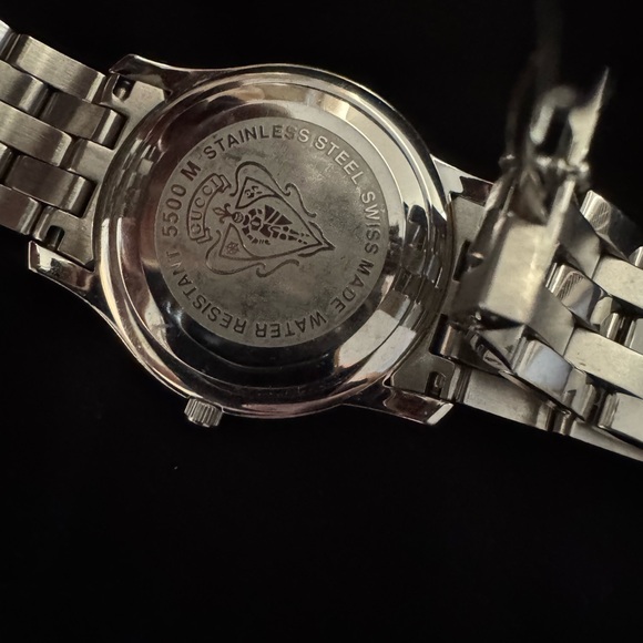 GUCCI black stainless steel watch with date. main image 8